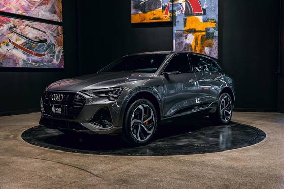 AUDI E-TRON ELÉTRICO PERFORMANCE QUATTRO